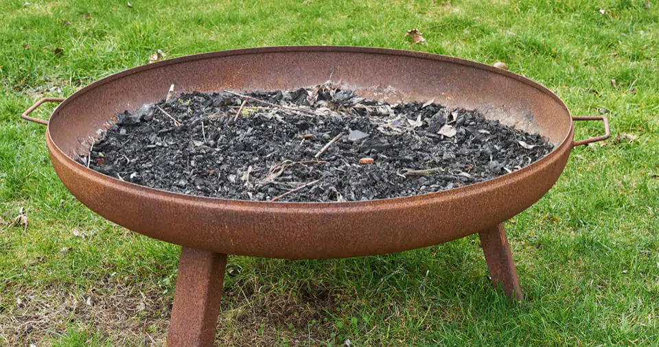 How to clean a rusty fire pit